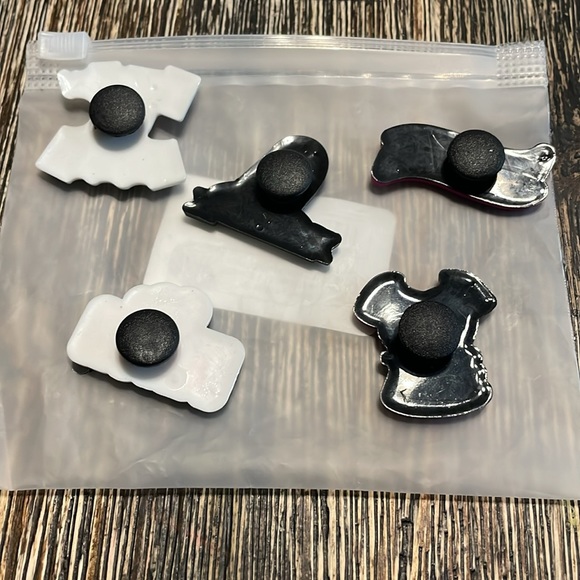 NWOT MEAN GIRLS Croc Charms - Picture 2 of 2